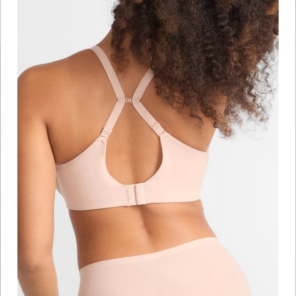 Chantelle Blush Underwire Bra - Picture 3 of 8